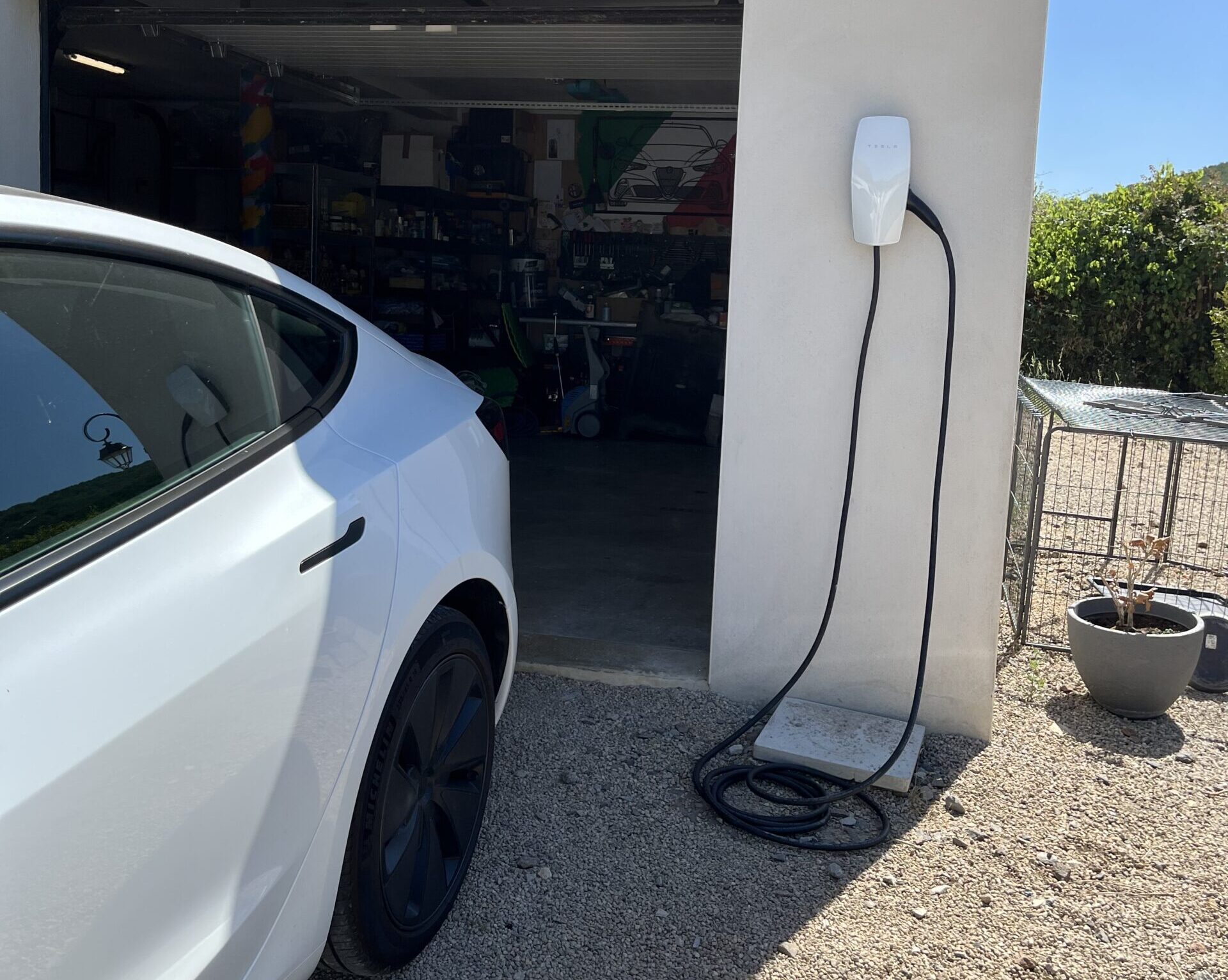 Installation borne Tesla Bouzeron