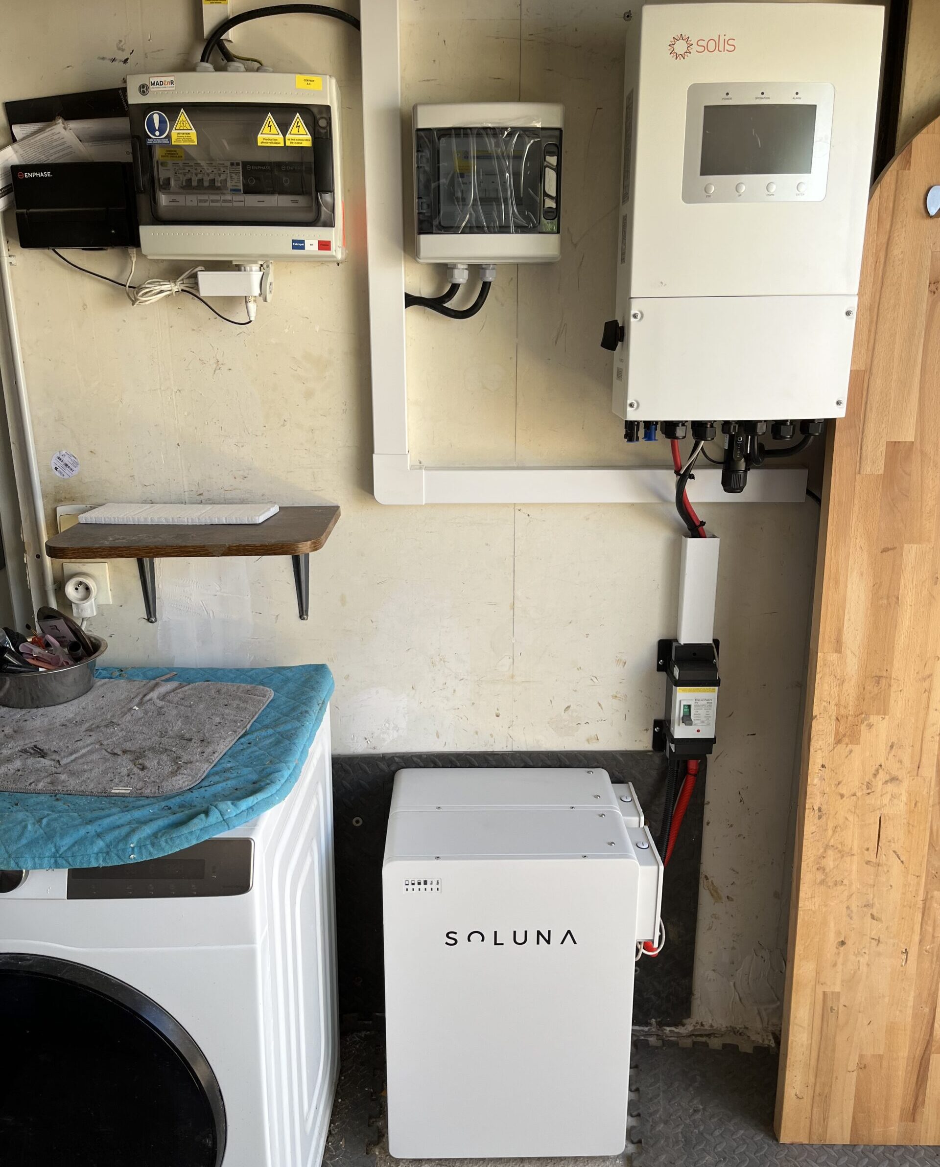 Installation GreenUp batterie onduleur Montcoy