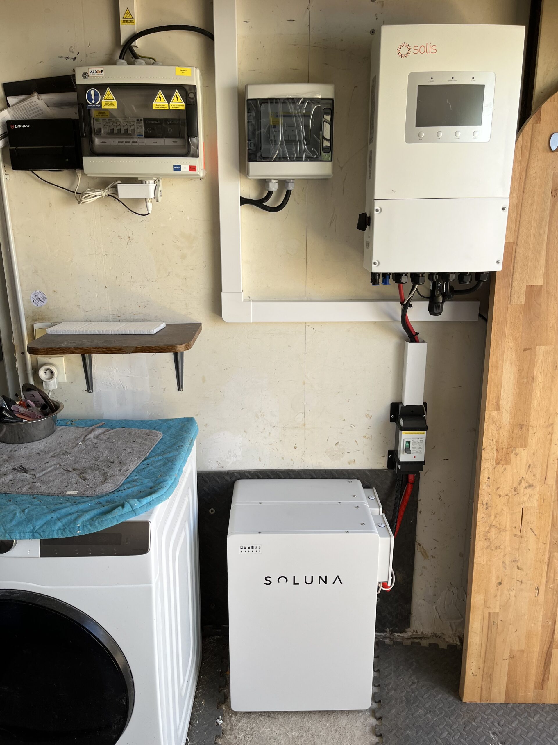 Installation GreenUp batterie onduleur Montcoy